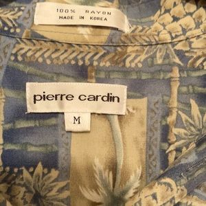 Pierre Cardin Men’s sporty button shirt. Resort wear.